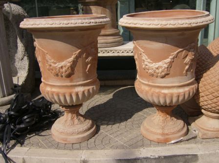 VASO A CALICE IN TERRACOTTA TOSC. VANVITELLI LAVORATO CM. 80